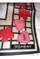 Foulard YSL modèle « coeurs stylisées » - nouveauté 2011