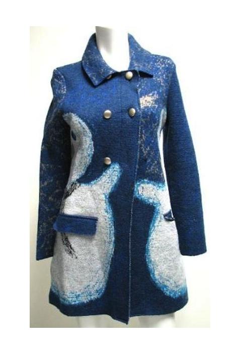 LOUISE DELLA : manteau modèle "Boule de neige" automne/hiver 2011-2012