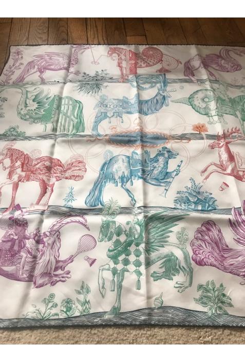 Foulard HERMÈS intitulé « DELLA CAVALLERIA FAVOLOSA » neuf dans sa boîte d’origine
