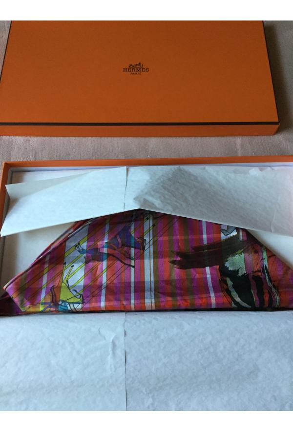 Hermes online triangle scarf