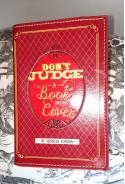 VENDULA LONDON : sac clutch modèle BOOK "don't judge a book by its cover"