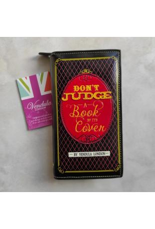 VENDULA LONDON : portefeuille modèle BOOK "don't judge a book by its cover"
