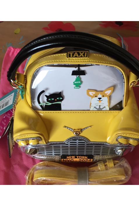 VENDULA LONDON 2025 : sac à main en forme de "taxi new-yorkais " modèle « New York City Cats & Corgis »