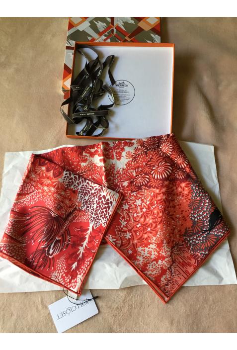 Foulard Hermès intitulé « Mountain Zébra par Alice Shirley - TRES RARE surtout dans ce coloris !